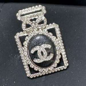 💥SOLD💥 Chanel Brooch